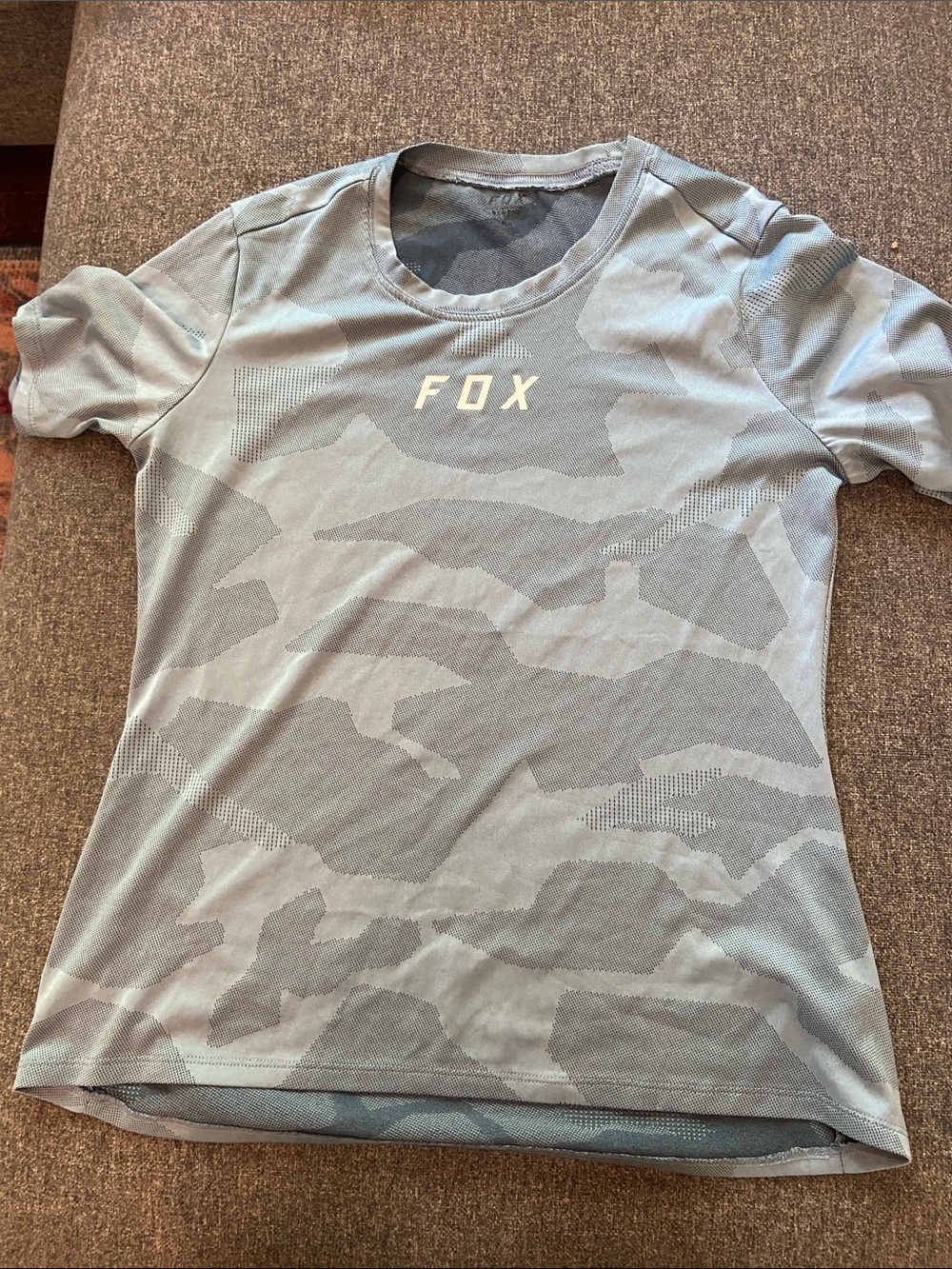 Fox Womens Gray Camo Short Sleeve size M MTB mountain biking jersey